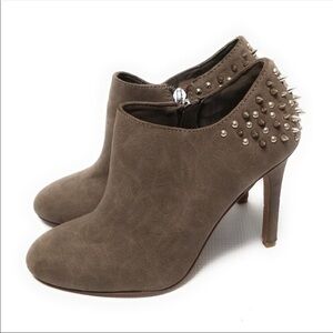 Jessica Simpson spiked bootie